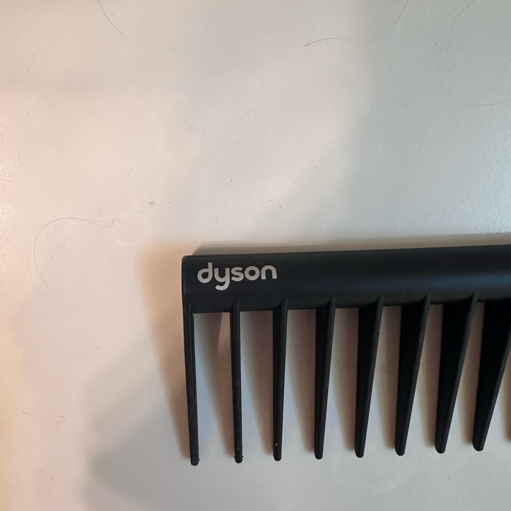 Dyson Detangling Comb